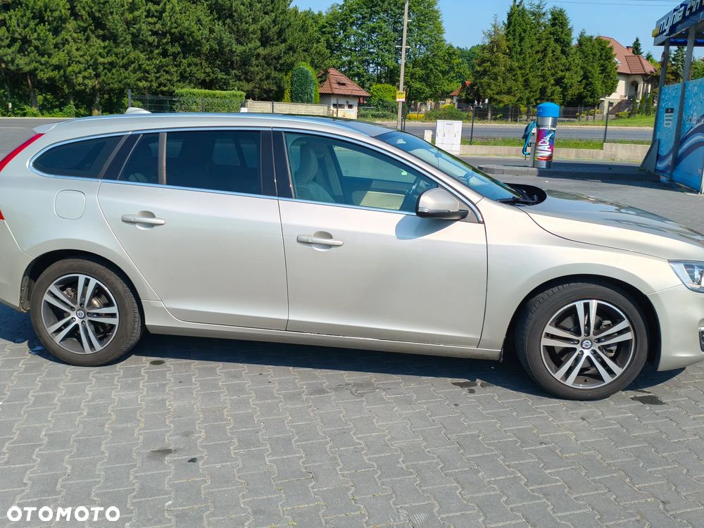 Volvo V60 T5 Drive-E Momentum - 8