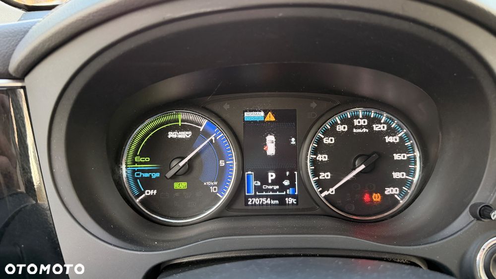 Mitsubishi Outlander - 17
