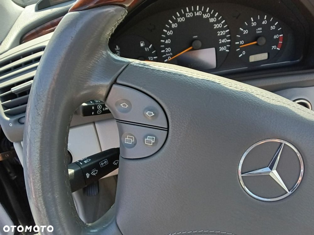 Mercedes-Benz CLK - 22