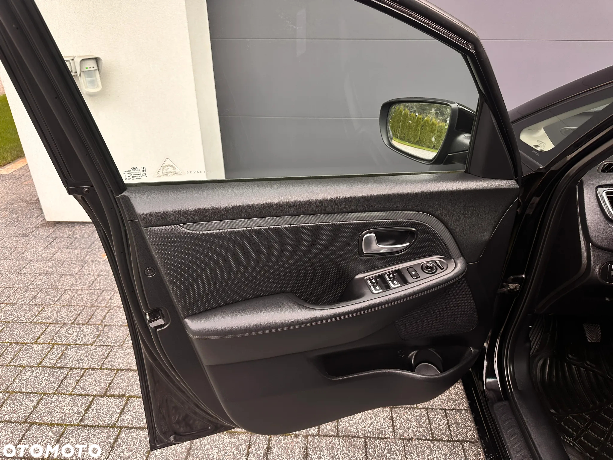 Kia Carens 1.7 CRDi L 7os - 14