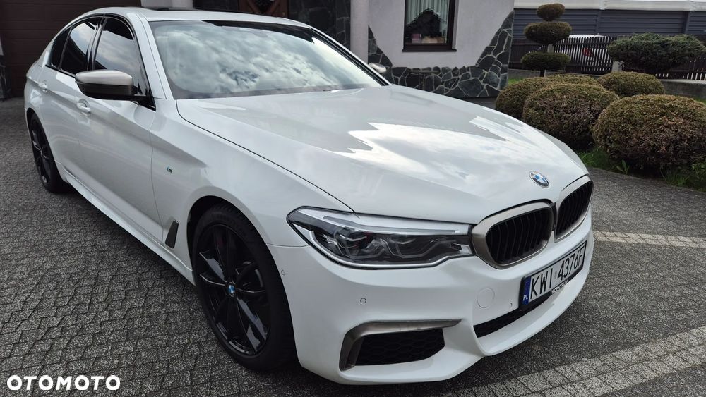 BMW Seria 5 M550i xDrive sport - 16