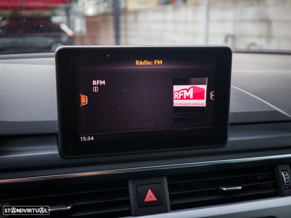 Audi A4 Avant 2.0 TDI Advance S tronic - 30