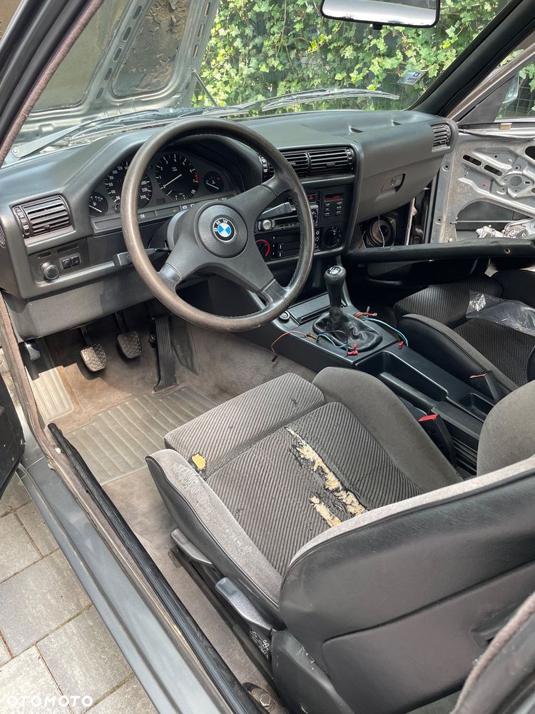 BMW Seria 3 325i - 6