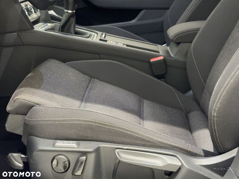 Volkswagen Passat 2.0 TDI SCR Comfortline - 20