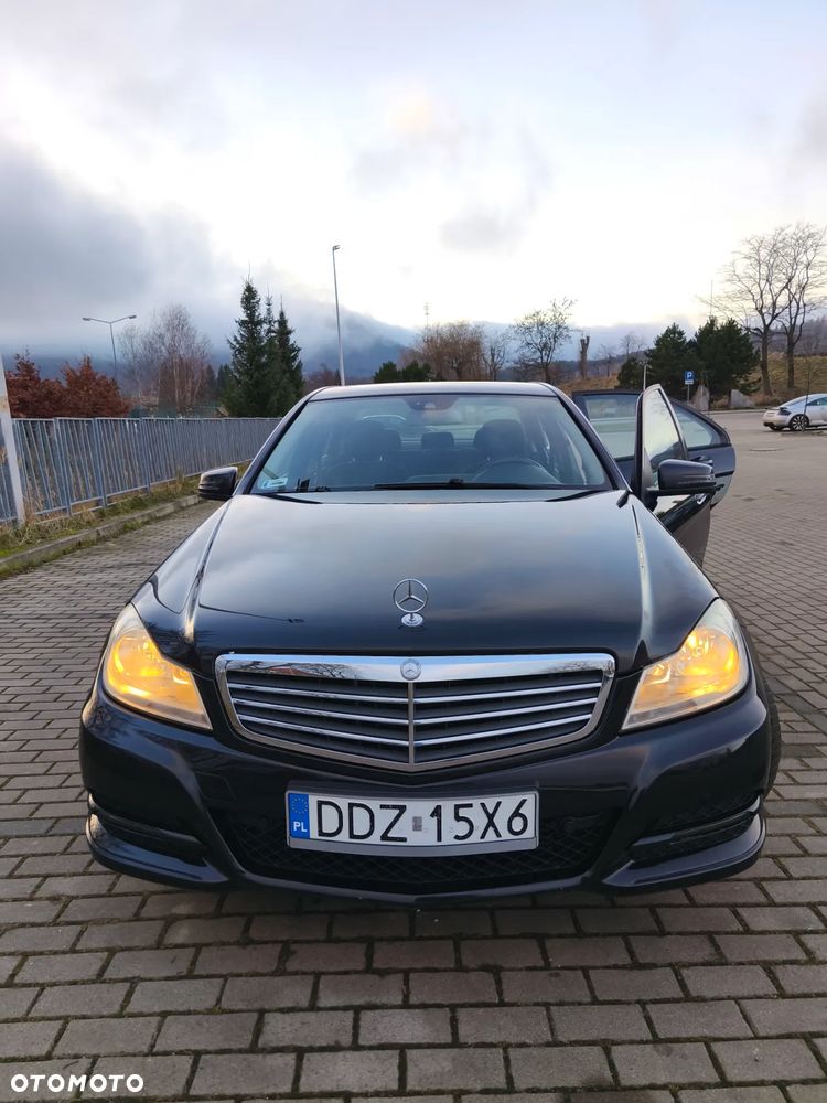 Mercedes-Benz Klasa C 180 CGI BlueEff Avantgarde - 25