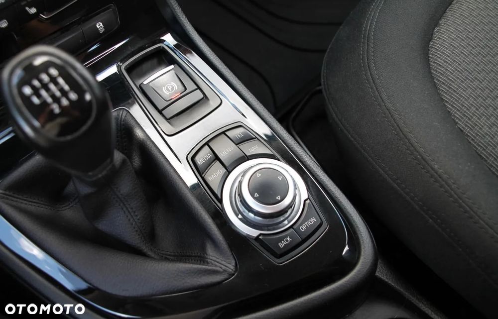 BMW Seria 2 216d - 17