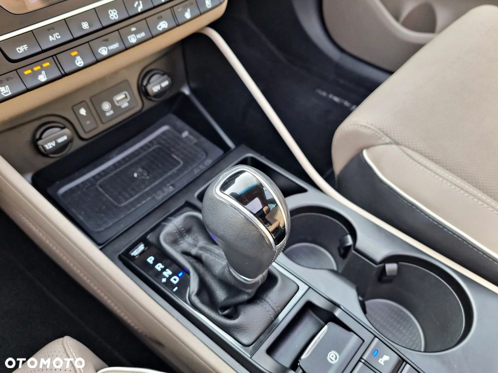 Hyundai Tucson blue 1.6 CRDi 2WD DCT Premium - 23
