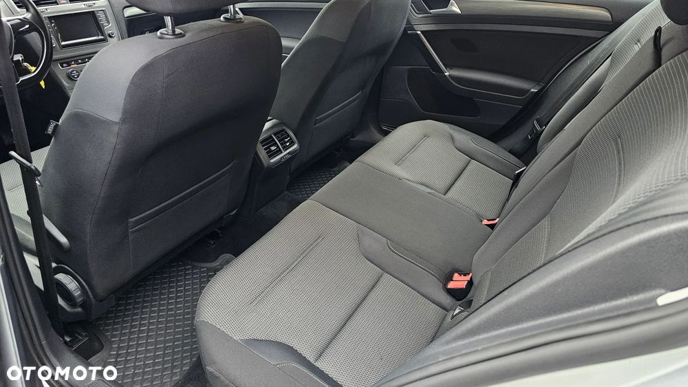 Volkswagen Golf 1.6 TDI BlueMotion Comfortline - 31