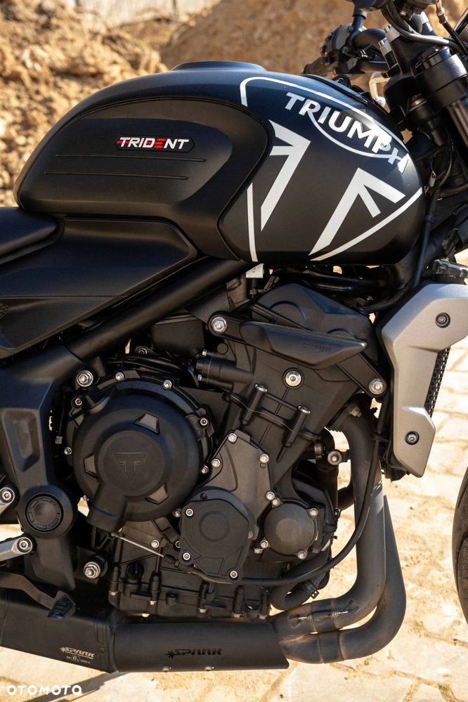 Triumph Trident - 12