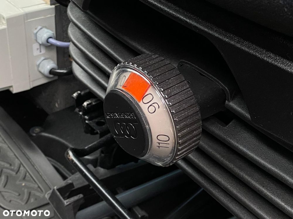 Iveco DAILY 35-140 HI-MATIC KONTENER CHŁODNIA MROŹNIA NISKI PRZEBIEG - 38