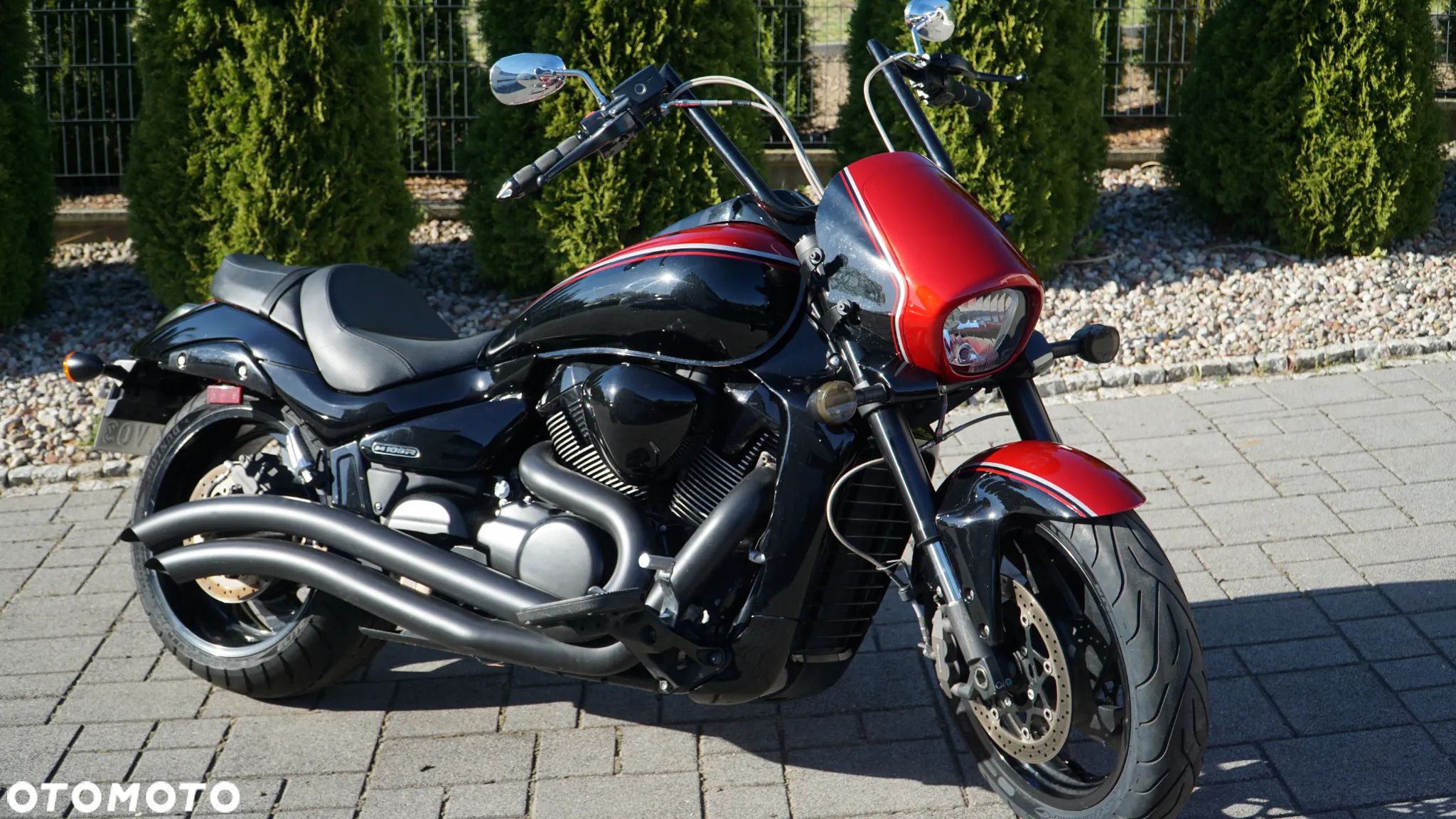 Suzuki Intruder - 1