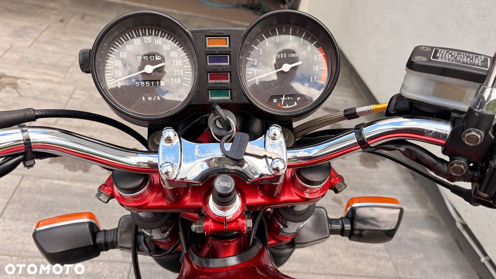 Suzuki GSX - 6