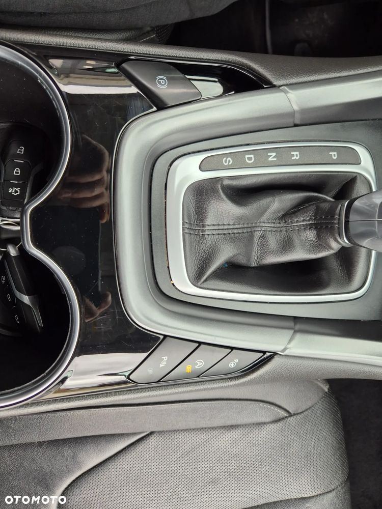 Ford Mondeo 2.0 TDCi Titanium PowerShift - 23