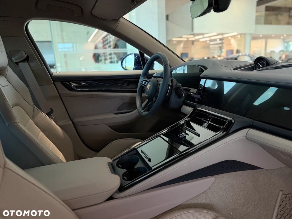 Porsche Panamera 4 E-Hybrid PHEV - 31