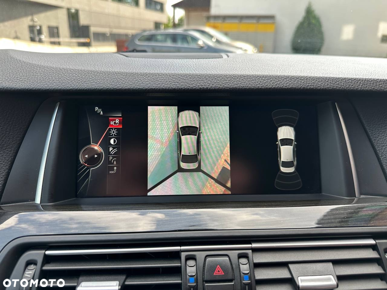 BMW Seria 5 528i xDrive Luxury Line - 34