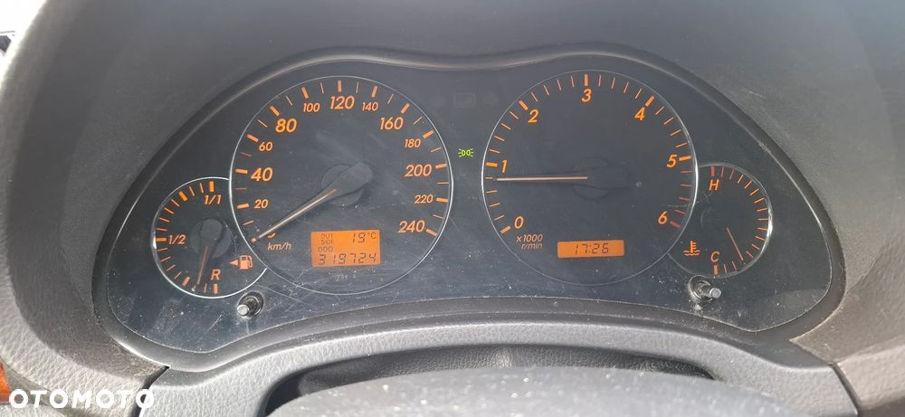 Toyota Avensis 2.0 D-4D - 5