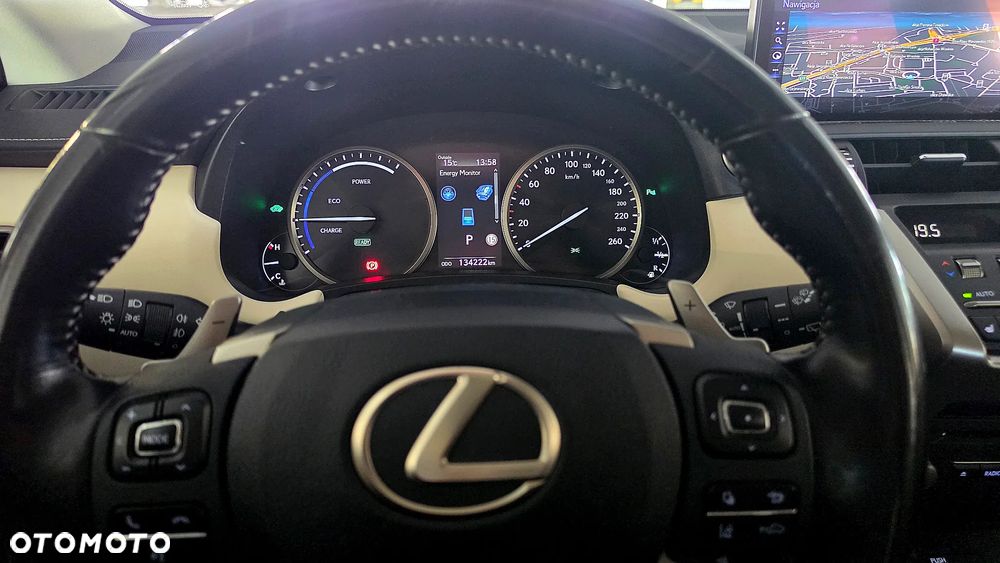 Lexus NX 300h Prestige AWD - 10