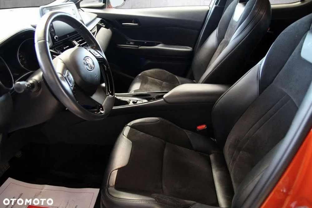 Toyota C-HR Hybrid Lounge - 25