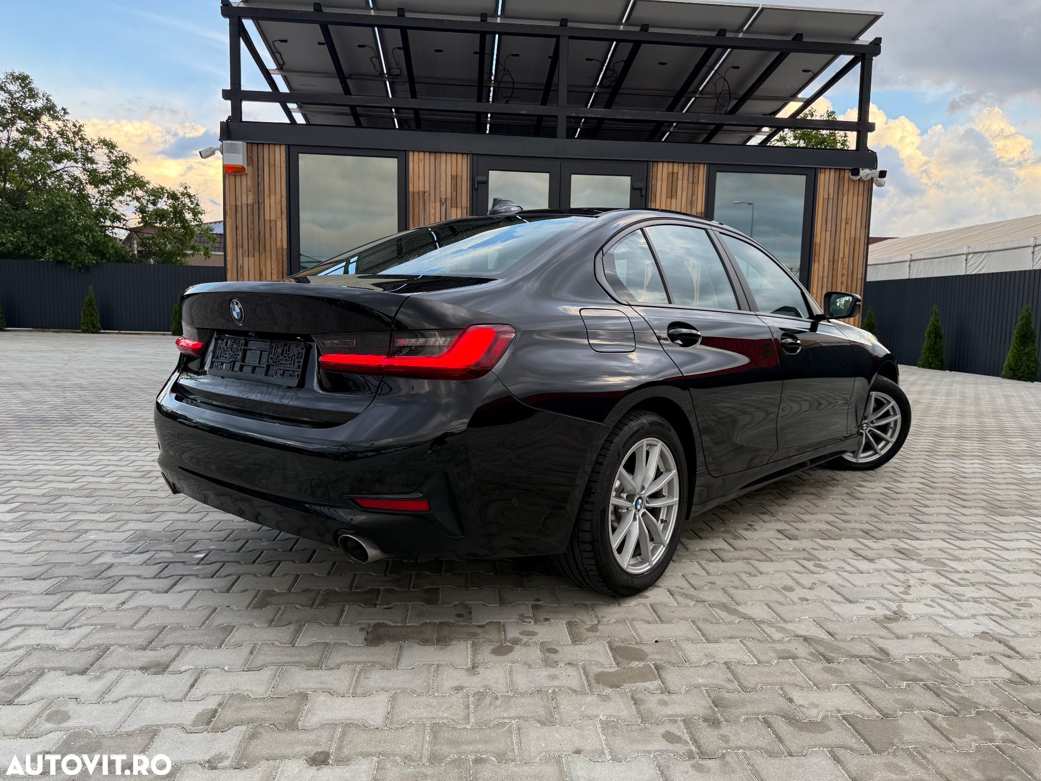 BMW Seria 3 330d Aut. Sport Line - 10