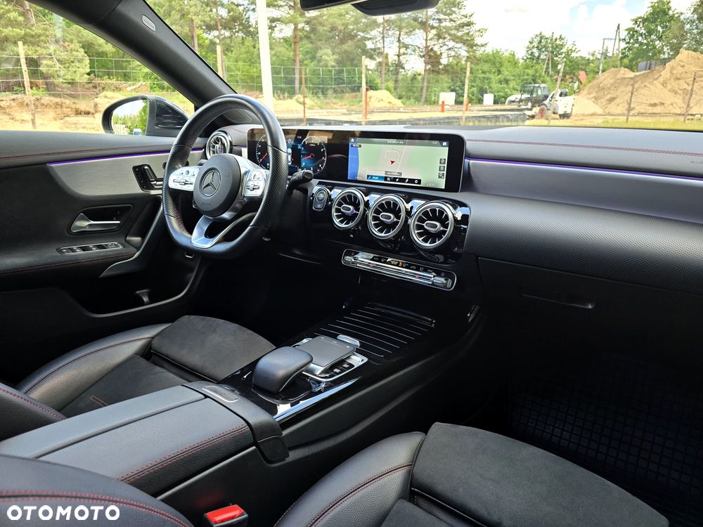 Mercedes-Benz CLA 220 AMG Line 7G-DCT - 22