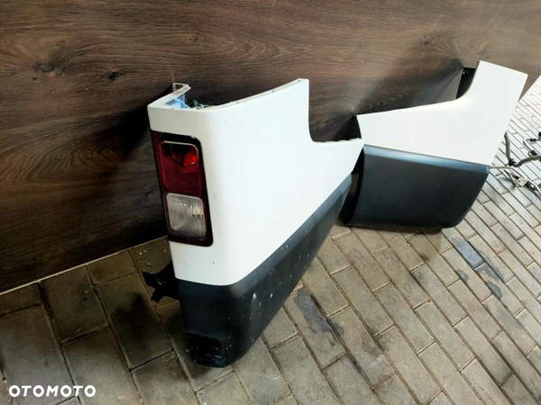 Renault Trafic III nakładka błotnika prawa lewa kompletna