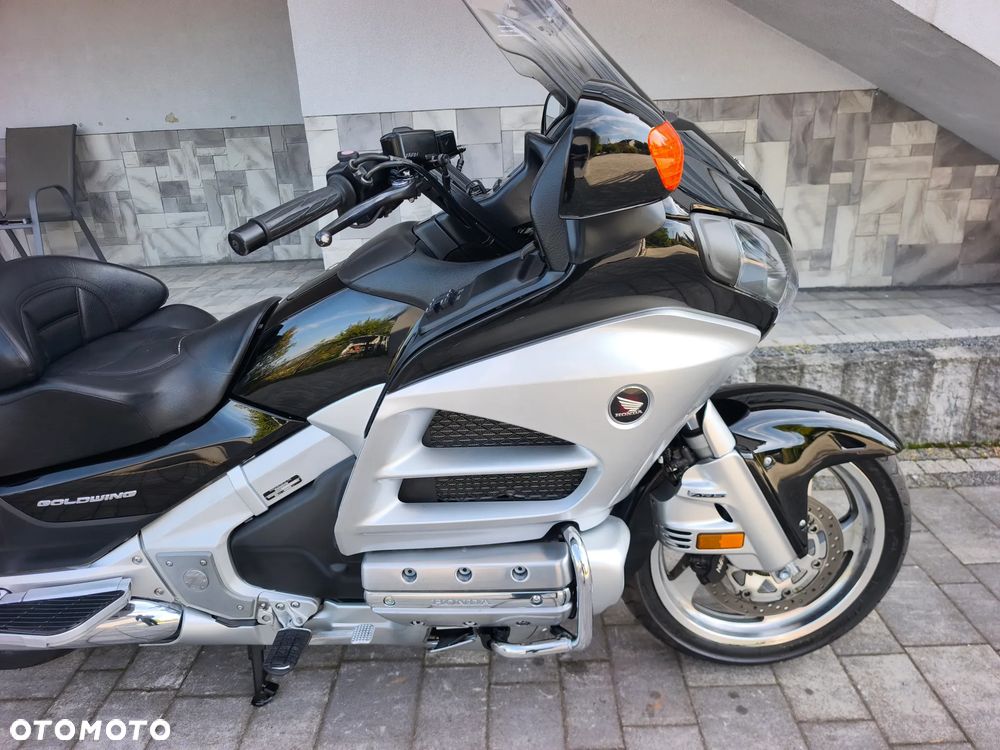Honda GL - 24