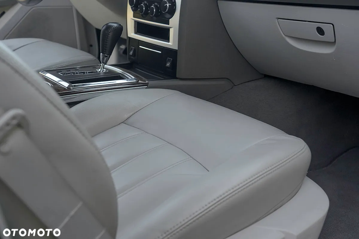 Chrysler 300C 3.0 V6 CRD - 12