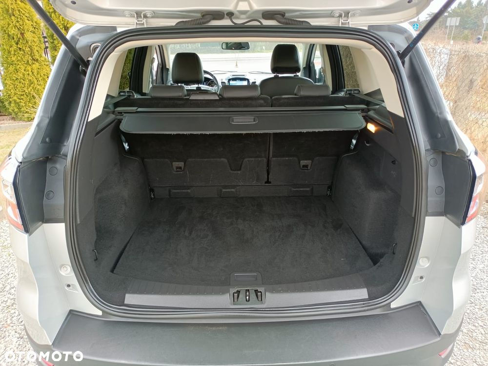Ford Kuga 2.0 TDCi 2x4 Titanium - 28