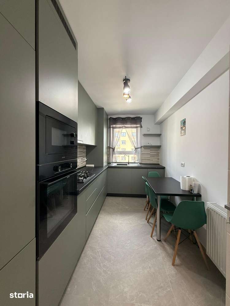 Apartament cu 3 camere de închiriat în Tractorul — fotografia 3