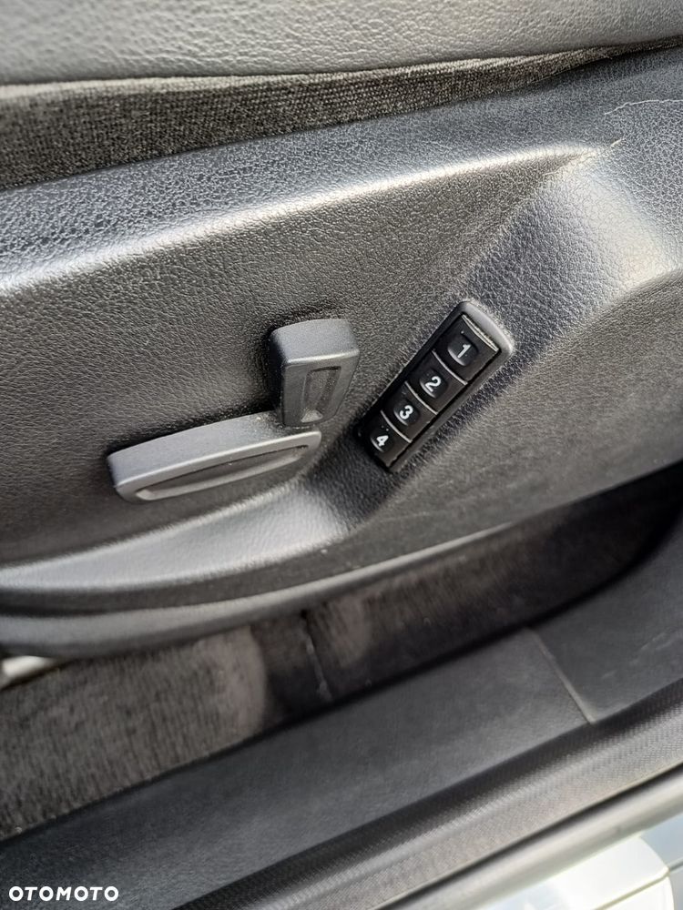 Ford S-Max - 17