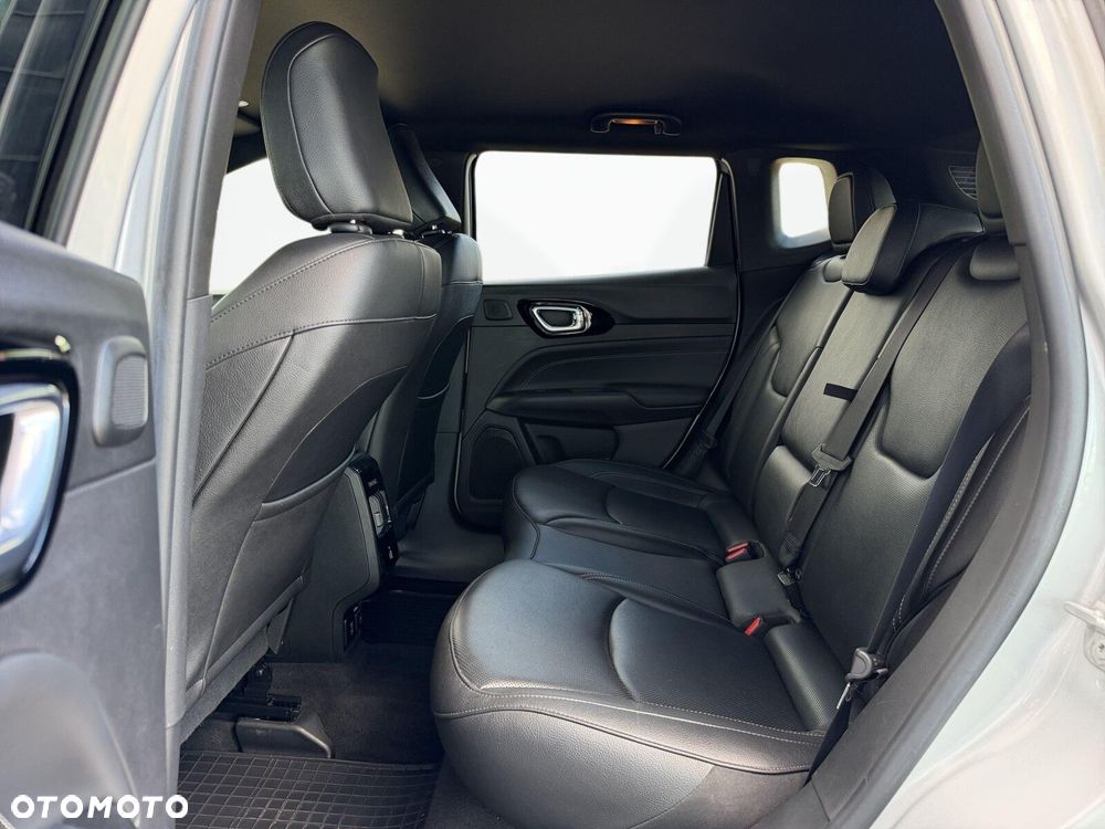 Jeep Compass - 12