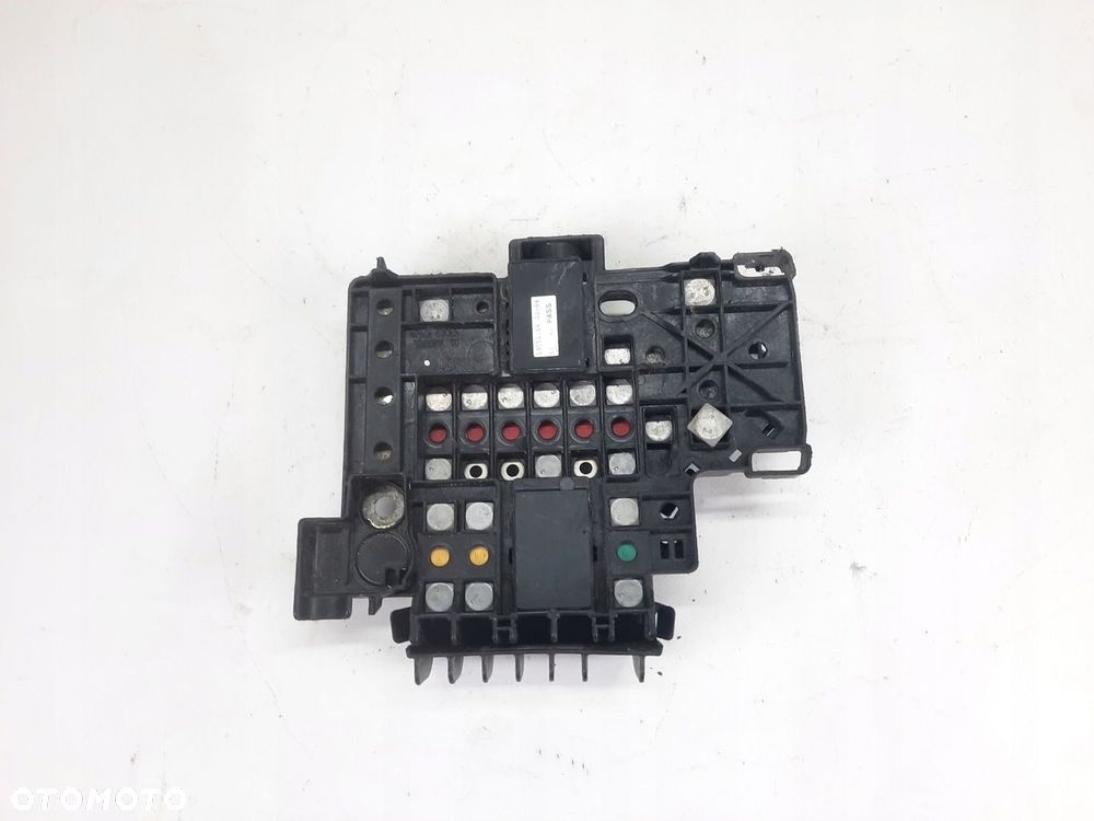 SKRZYNKA BEZPIECZNIKÓW AKUMULATORA TESLA S - 3