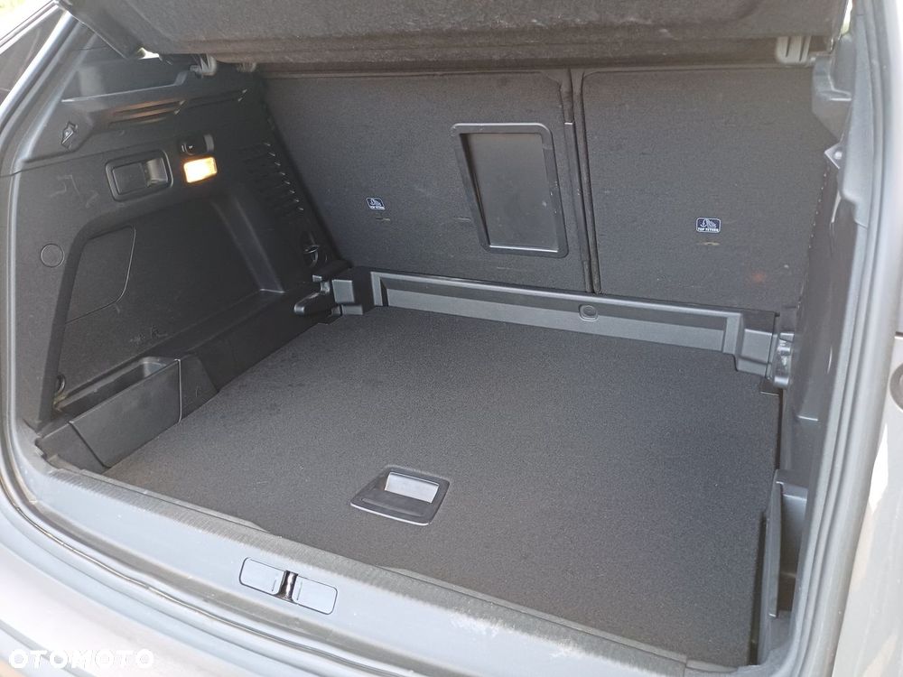 Peugeot 3008 1.2 PureTech Active Pack S&S EAT8 - 34