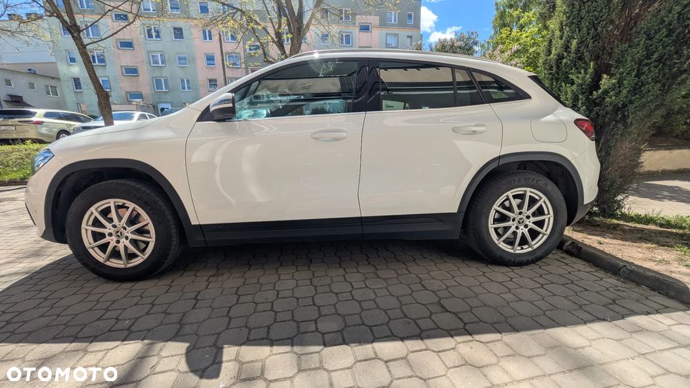 Mercedes-Benz GLA 200 - 8