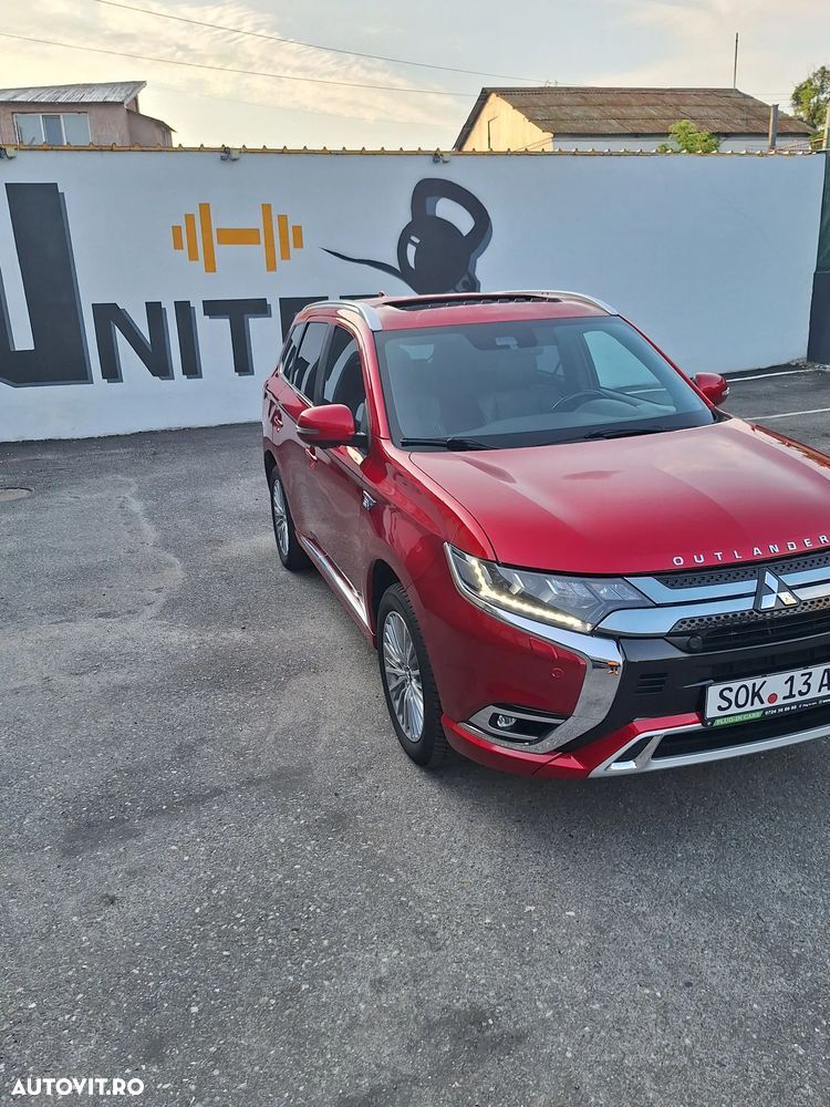 Mitsubishi Outlander 2.4 4WD - 7