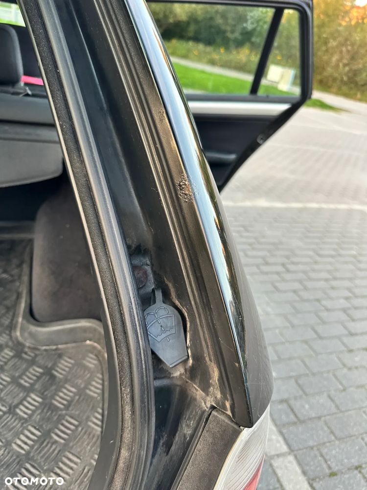 BMW Seria 3 318i Touring - 35
