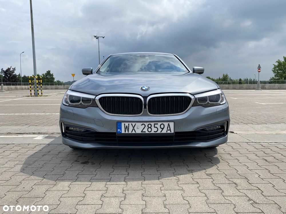 BMW Seria 5 520d Sport Line - 3