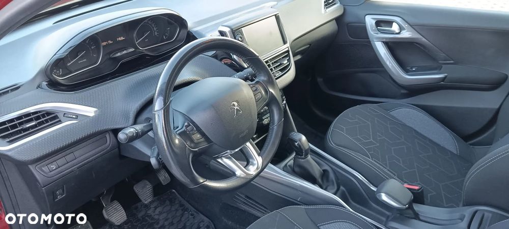 Peugeot 2008 PureTech 82 Style - 18