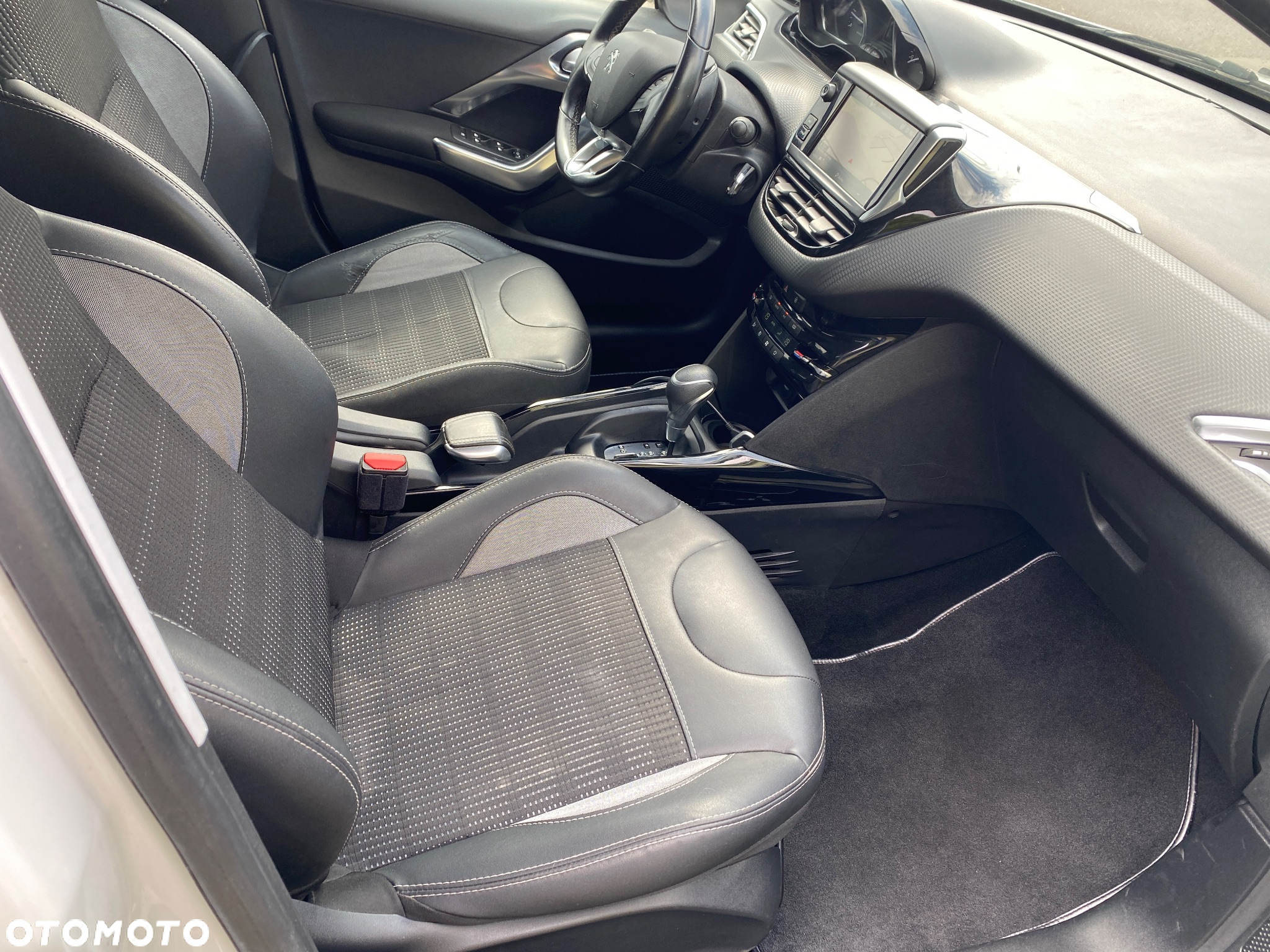 Peugeot 2008 1.2 Pure Tech Active S&S EAT6 - 20