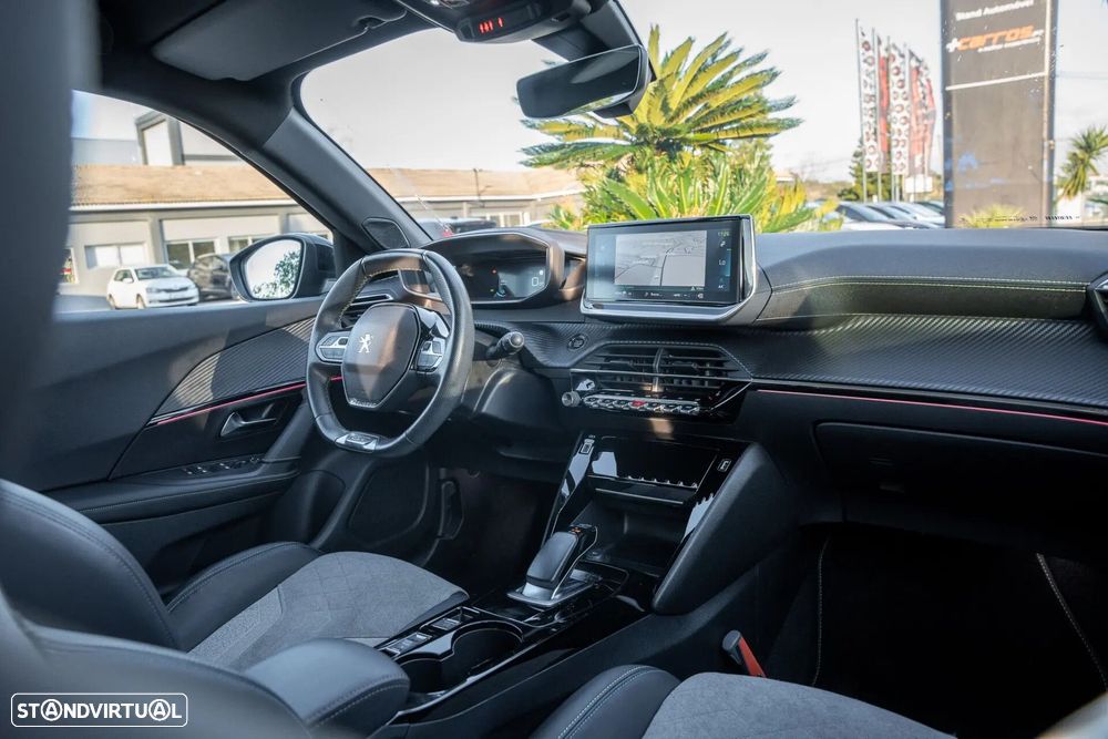 Peugeot e-2008 50 kWh GT - 17