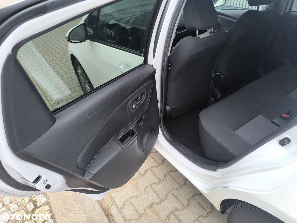 Toyota Yaris - 12