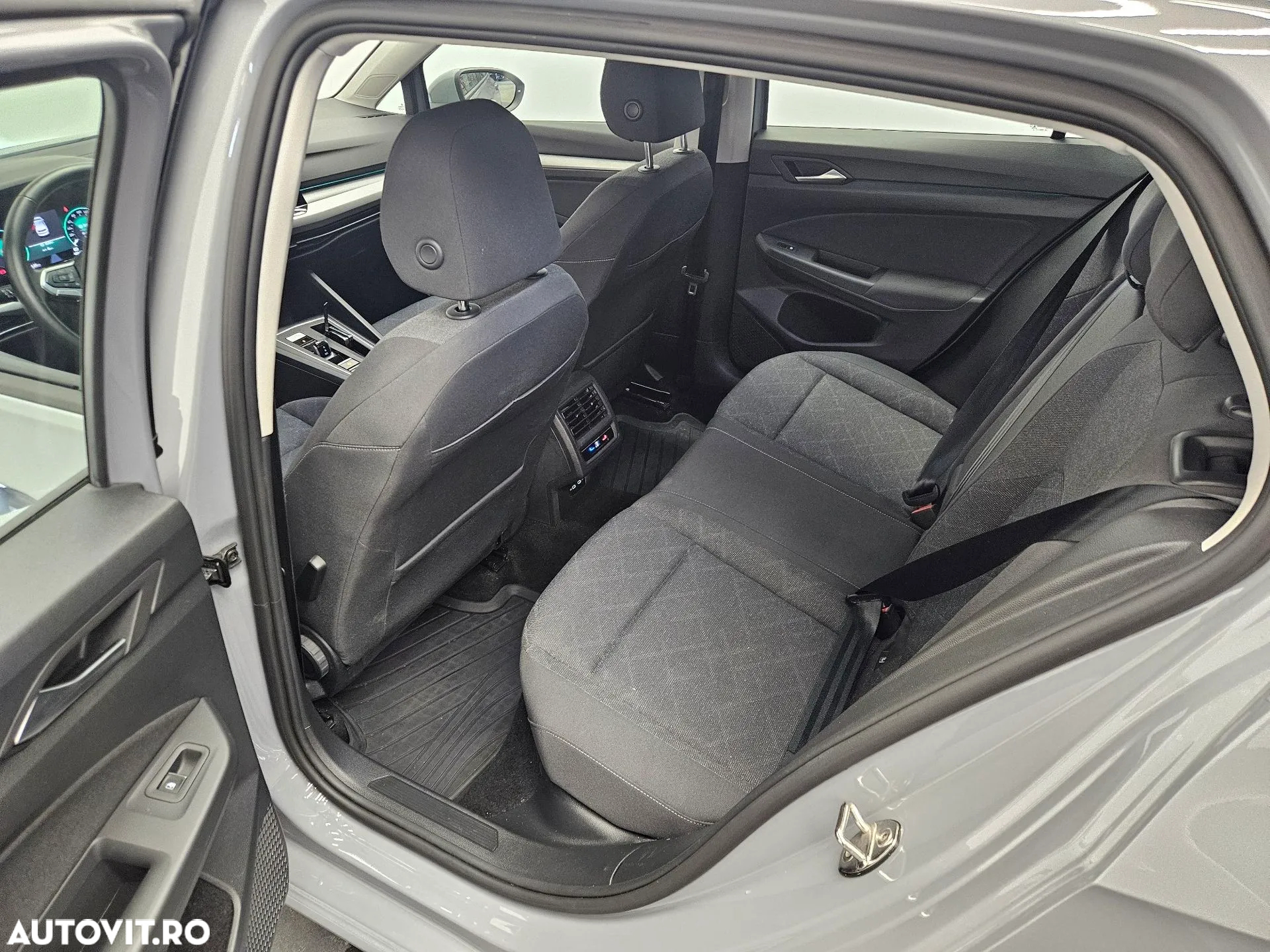 Volkswagen Golf - 5