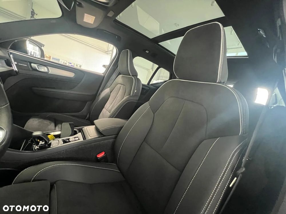 Volvo XC 40 B4 AWD Ultimate Dark - 17