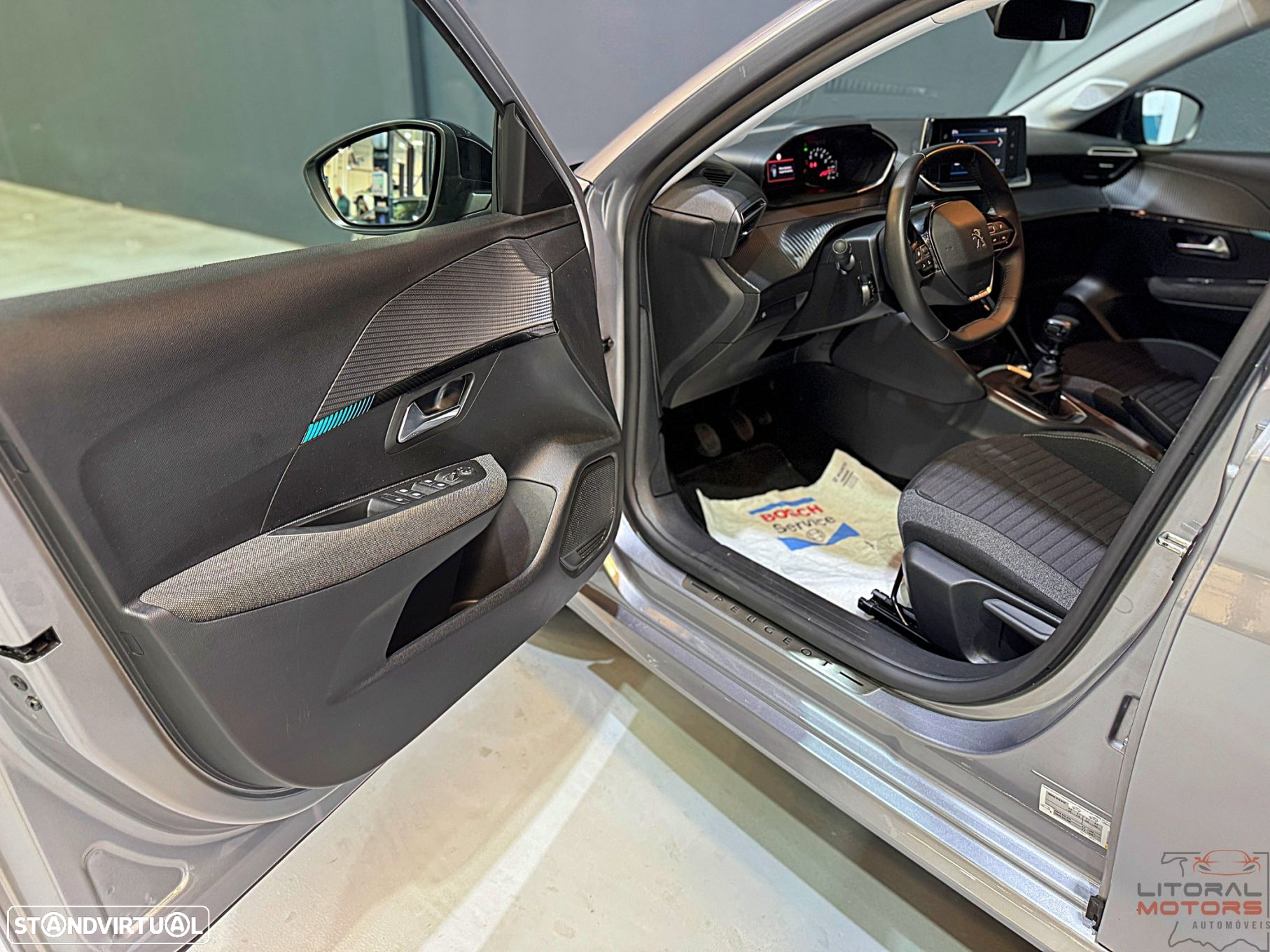 Peugeot 208 1.2 PureTech SE Style - 13