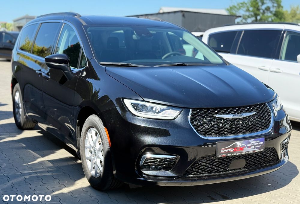 Chrysler Pacifica - 5