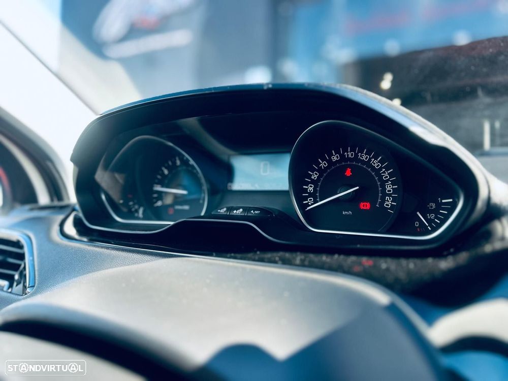 Peugeot 208 1.2 PureTech Active - 21
