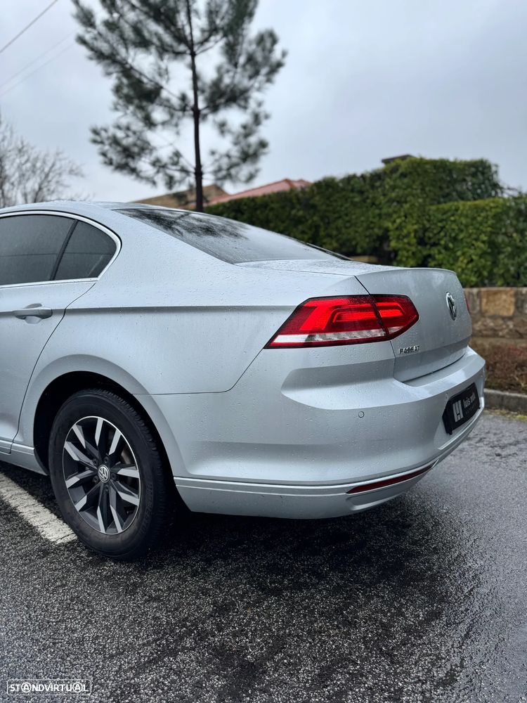 VW Passat 2.0 TDI Highline - 9