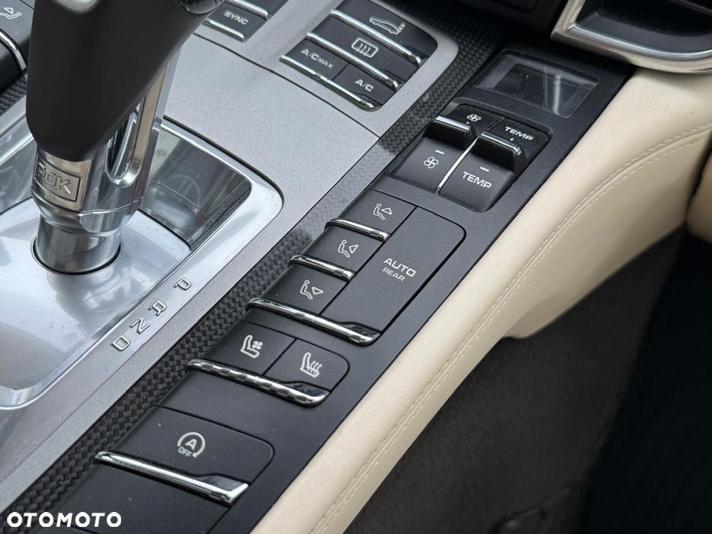 Porsche Panamera 4 - 34