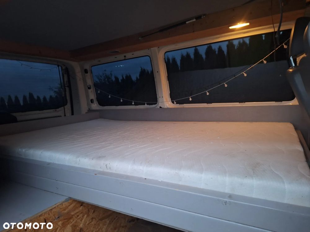 Volkswagen Transporter - 30