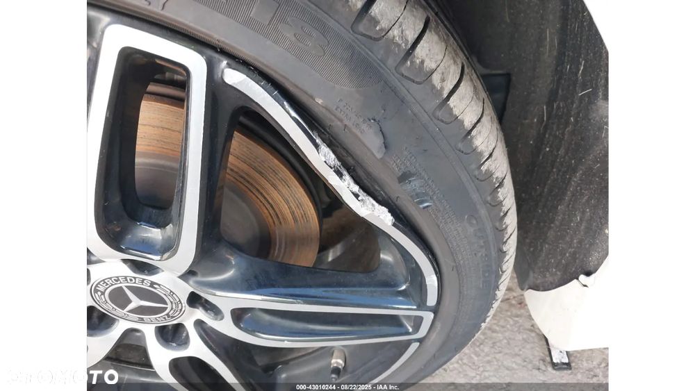 Mercedes-Benz CLA 250 4Matic 7G-DCT - 16